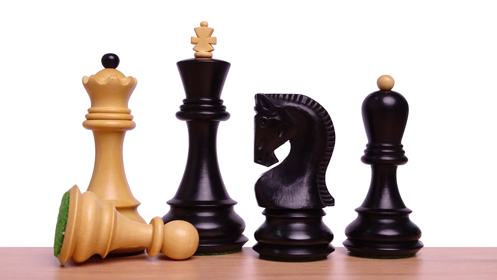 1959 World Chess Championship Russian Zagreb Chess Pieces in Ebonized Boxwood / Natural Boxwood - 3.8" King