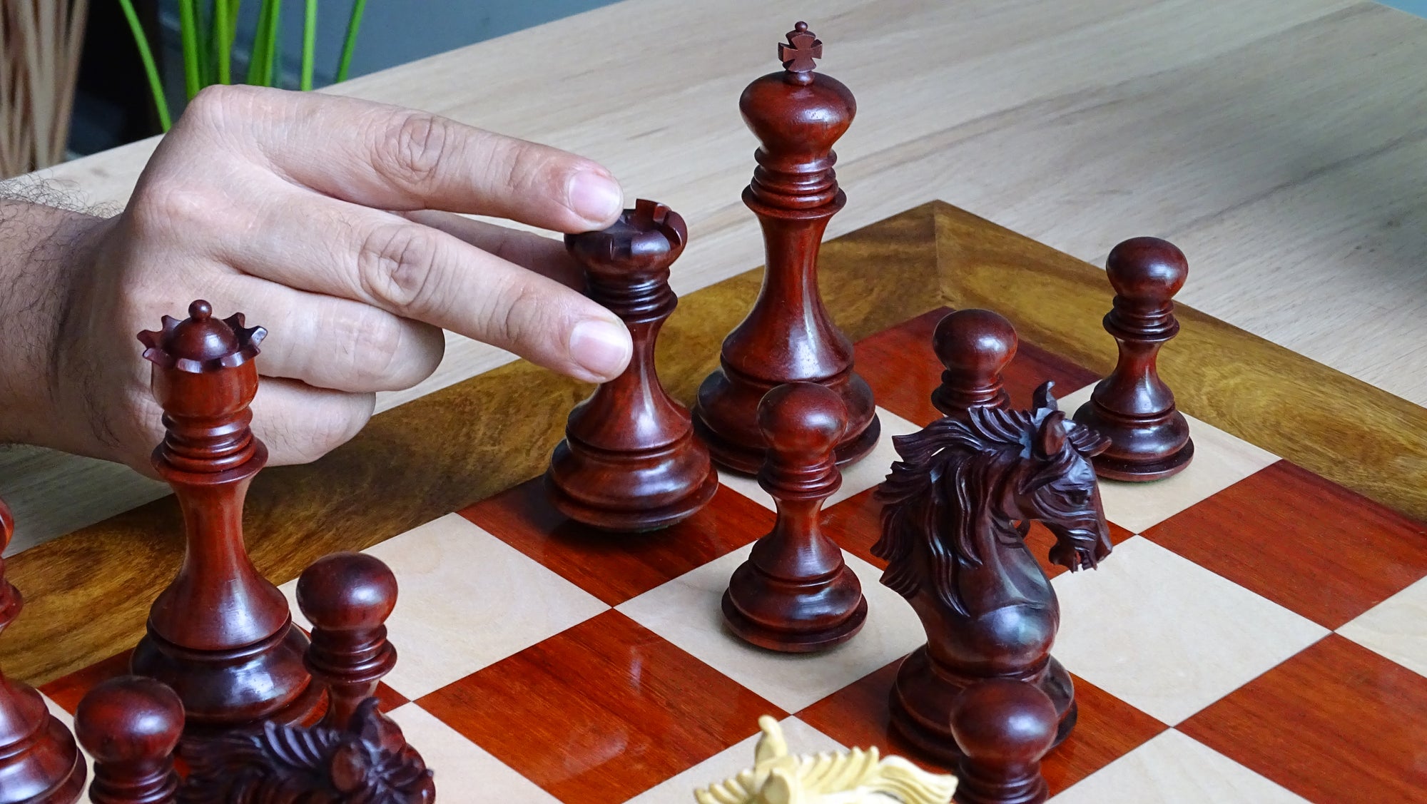 The Leo Series Luxury Chess Pieces in Staunton Pattern in African Padauk & Boxwood - 4.4 inch King