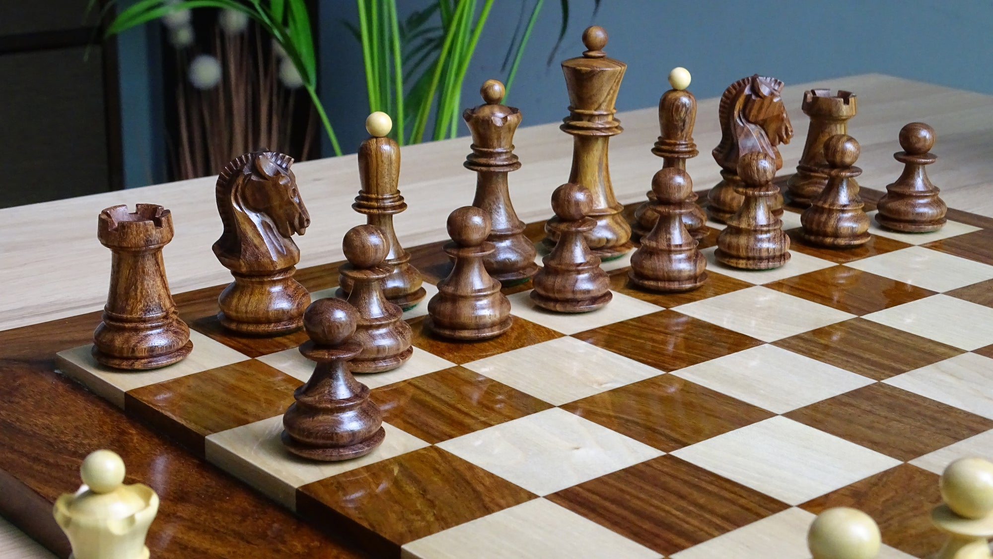 3.7 inch 1950 Dubrovnik Championship Weighted Chess Pieces in Sheesham & Boxwood