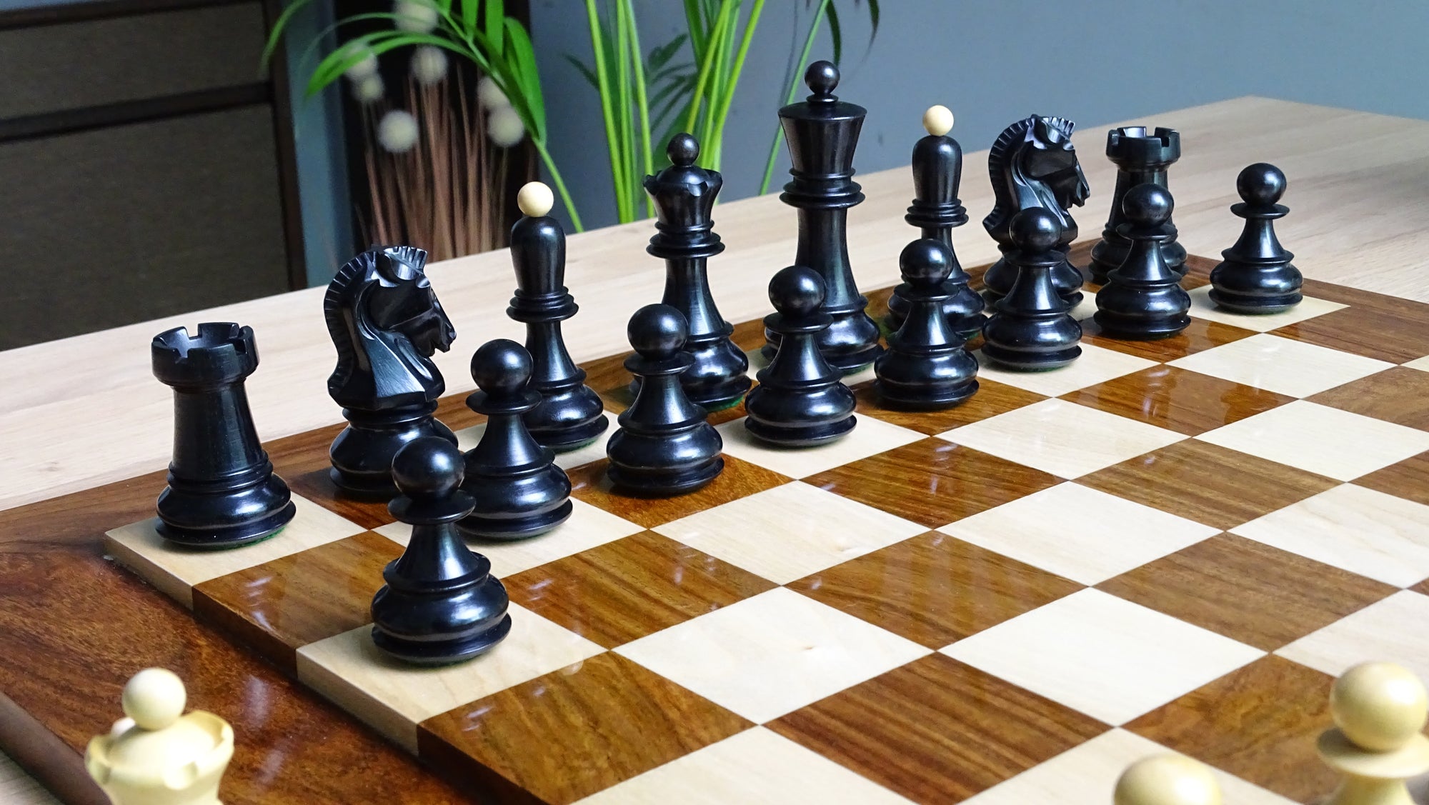 3.7 inch 1950 Dubrovnik Weighted Handrafted Chess Pieces in Ebony & Boxwood