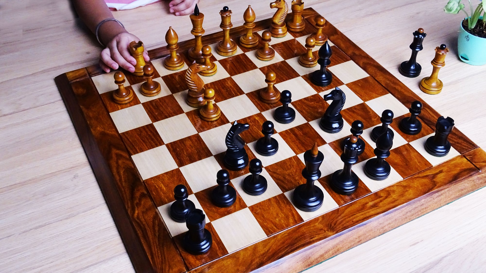 The Repro of Averbakh 1949 Moscow Chess Championship Chess Pieces in Ebonized & Antiqued Boxwood - 4.20 inch King