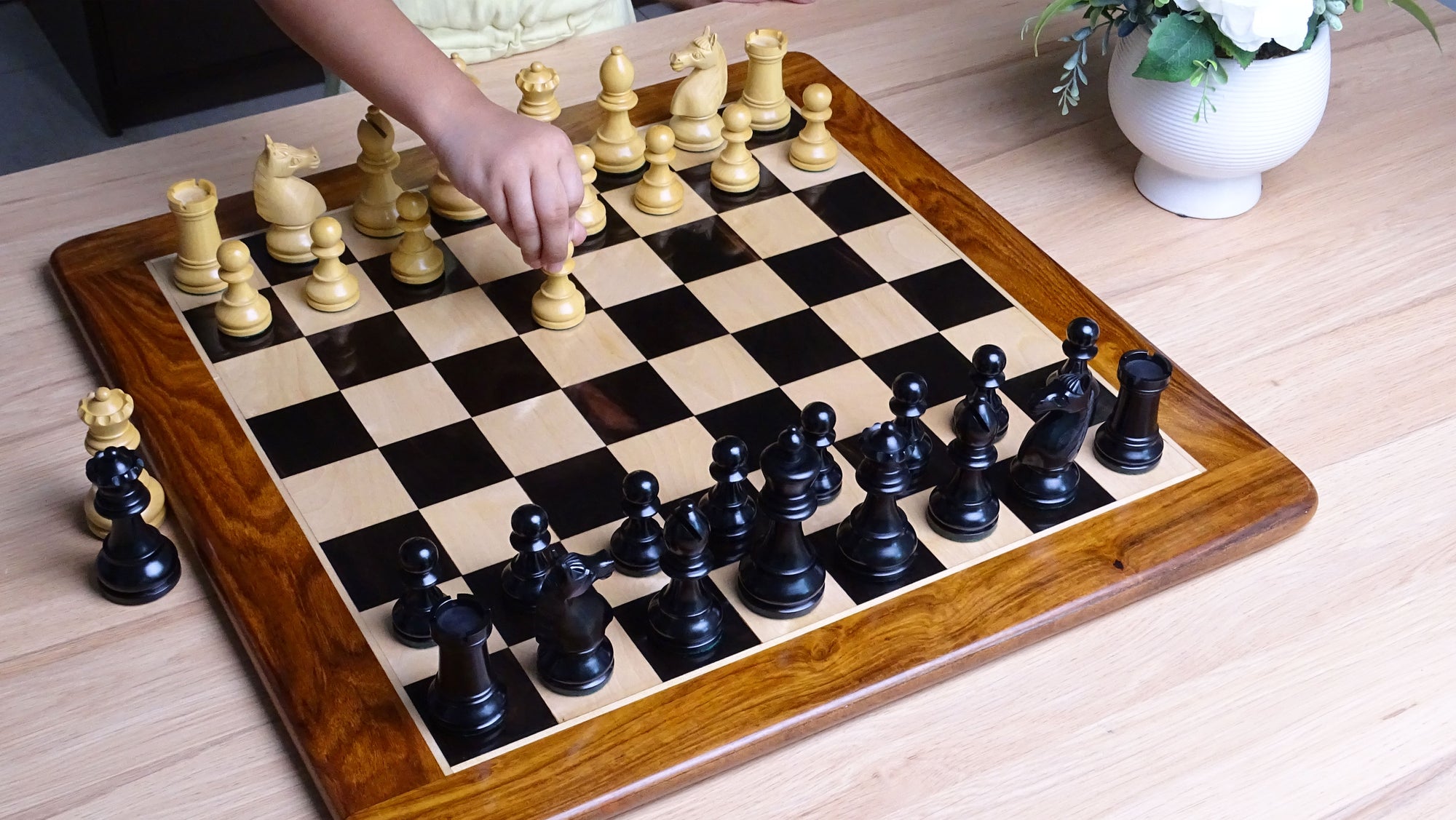 The Repro of 1930s-70s Hastings Chess Congress Set Wooden Chess Pieces in Genuine Ebony & Indian Boxwood - 4.0 inch