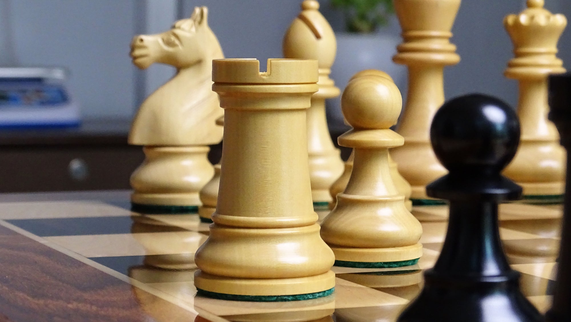 The Repro of 1930s-70s Hastings Chess Congress Set Wooden Chess Pieces in Genuine Ebony & Indian Boxwood - 4.0 inch