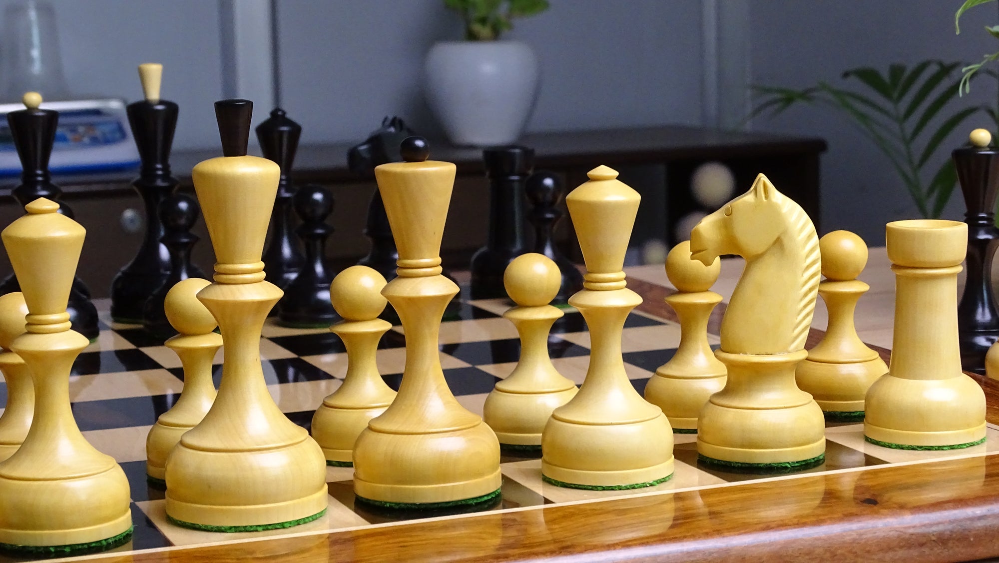 The Repro of 1950s Botvinnik Tournament Soviet Era Chess Pieces in Ebonized Boxwood - 4.4 inch King