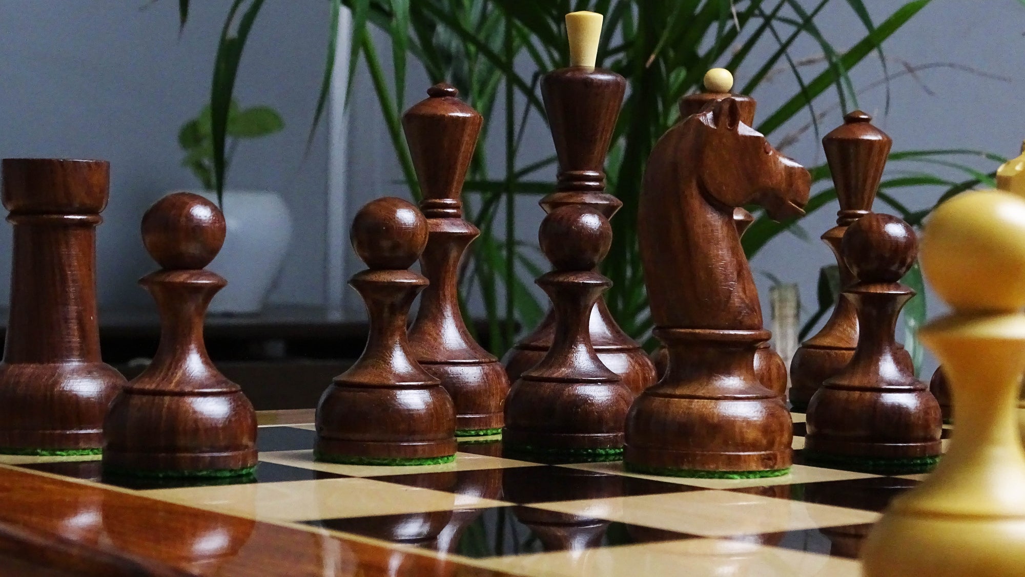 The Soviet Era 1950s Botvinnik Tournament Weighted Chess Pieces in Sheesham & Boxwood - 4.4 inch King