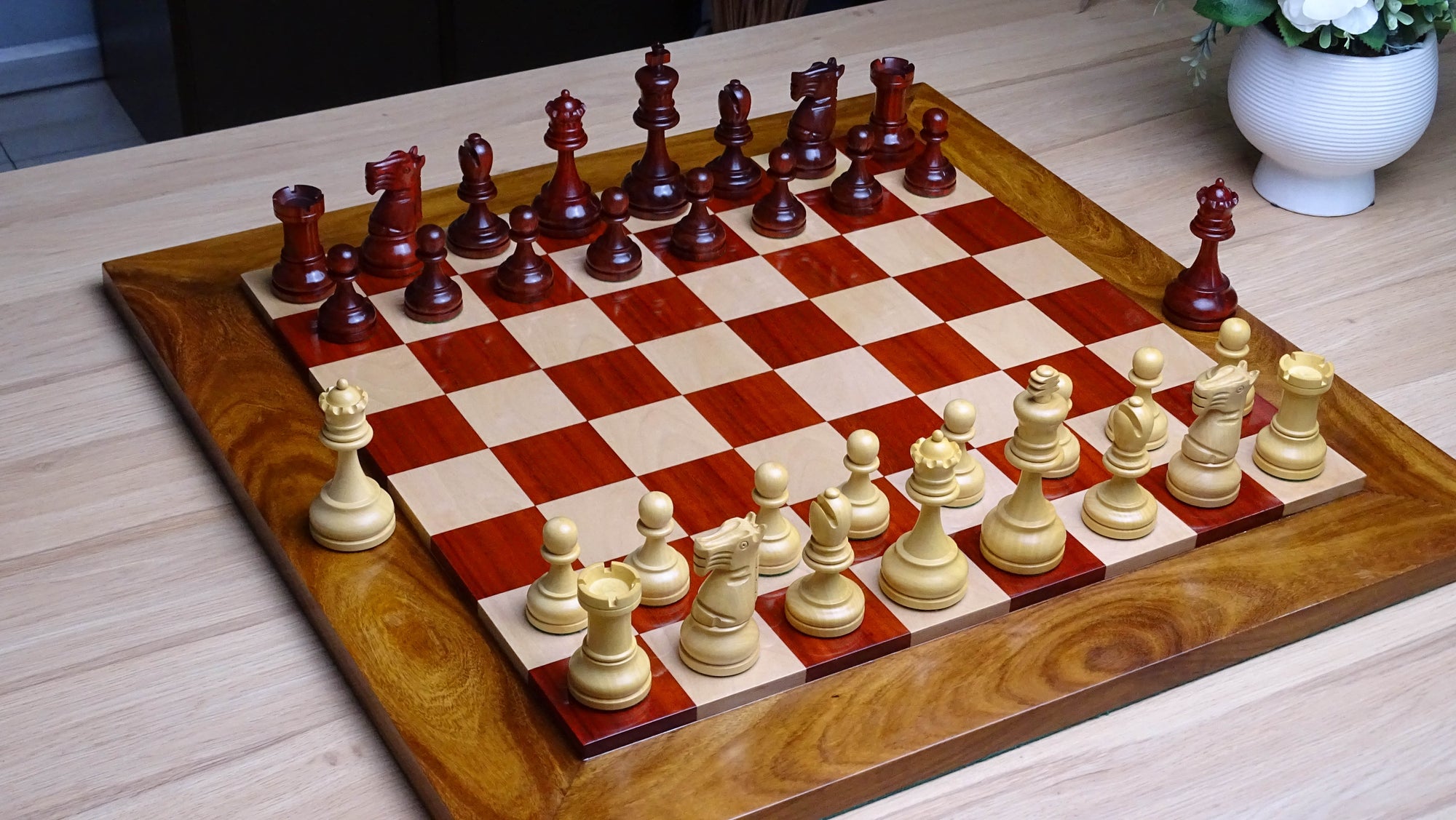 The Repro of 1973 Petropolis Interzonal Tournament World Chess Championship Weighted Chessmen in Padauk & Boxwood - 4.25 " King