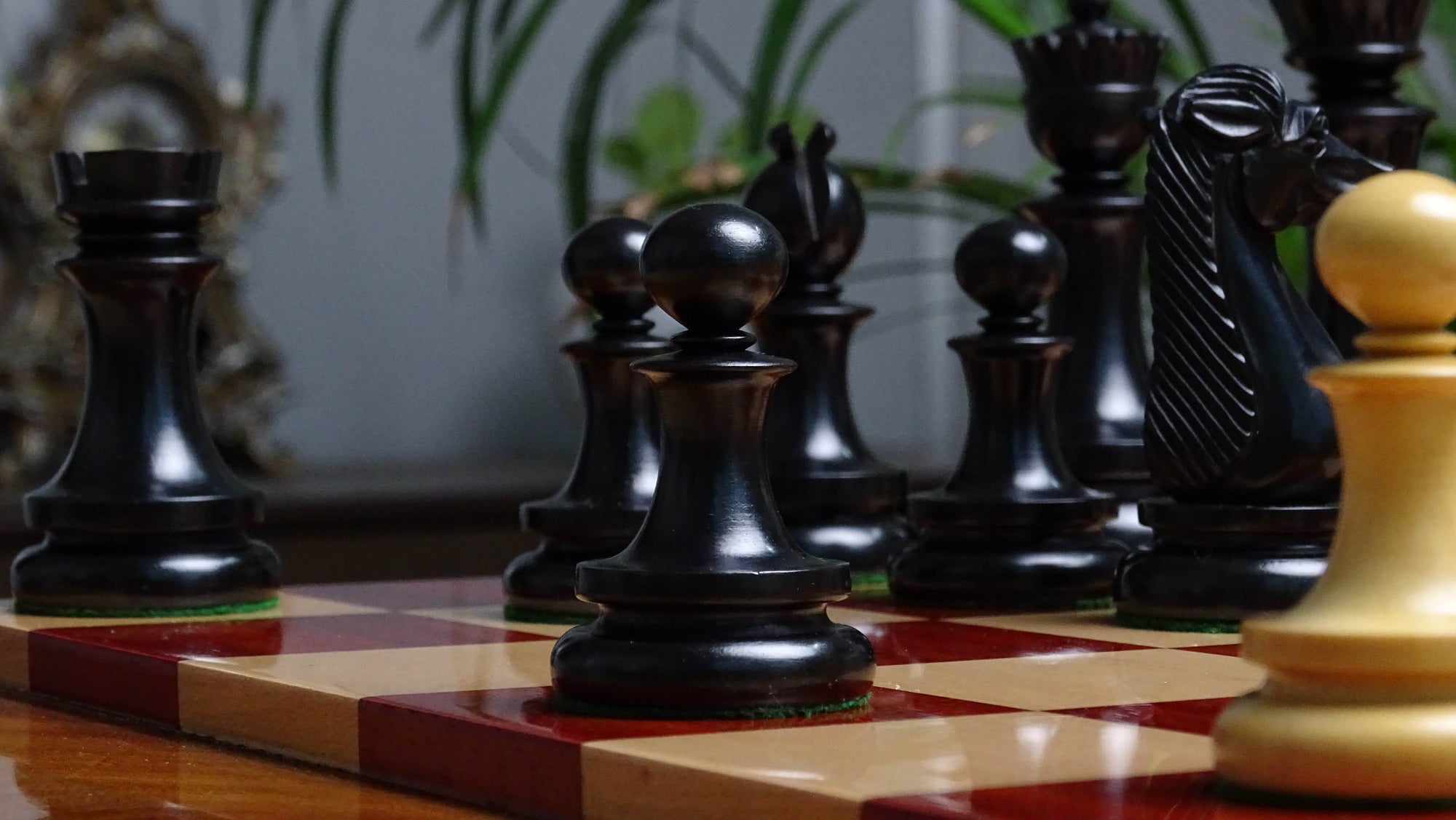 4.5 Inch Dublin Pattern Historical Luxury Triple Weighted Chess Pieces in Ebony & Boxwood with Two King Finials