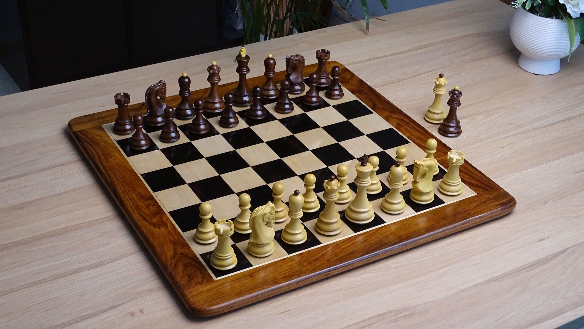 1959 World Chess Championship Russian Zagreb Weighted 3.8" Chess Pieces in Sheesham / Natural Boxwood - 1300 Grams Weight