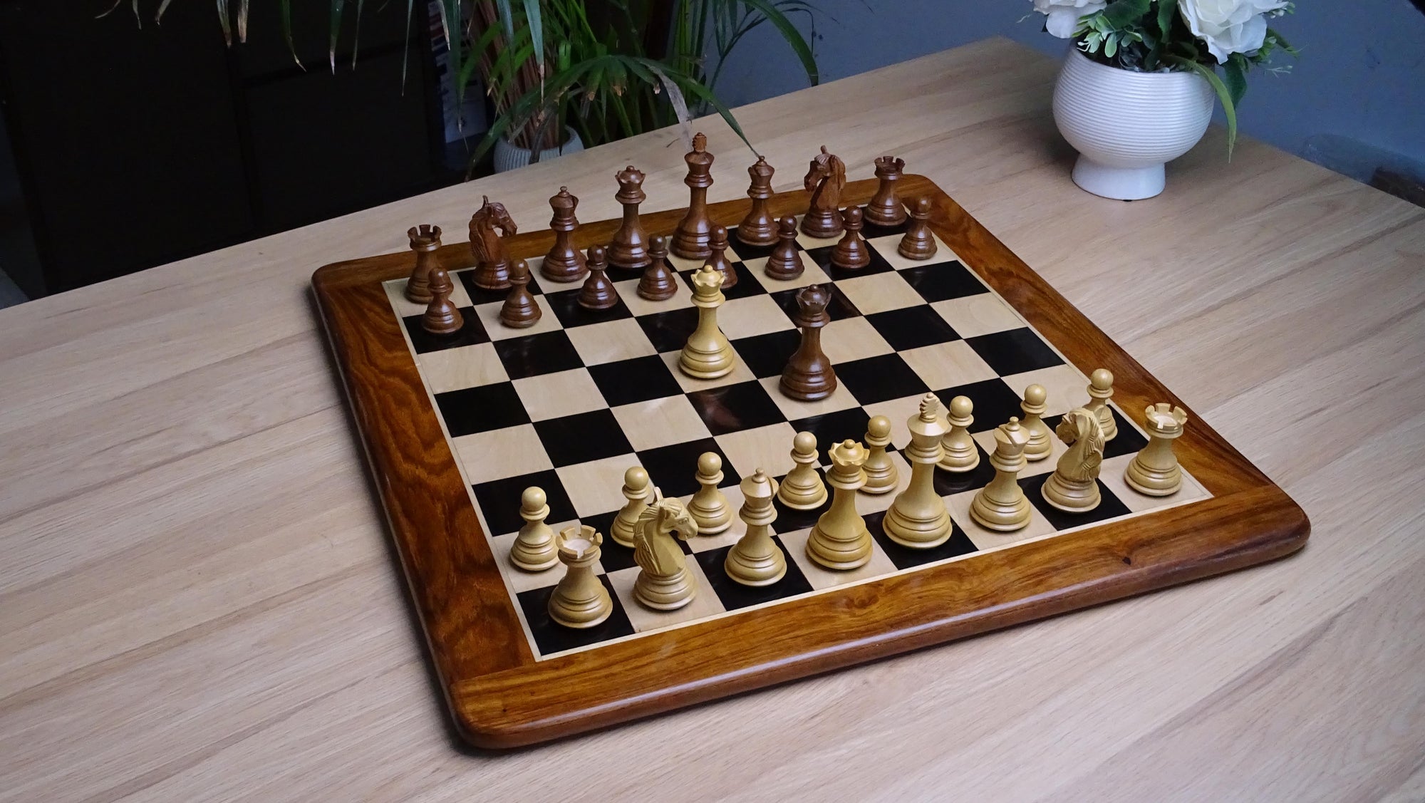 The Old Columbian Series Weighted Chess Pieces in Sheesham Wood and Boxwood 3.8 Inch King - 1000 Grams Weight