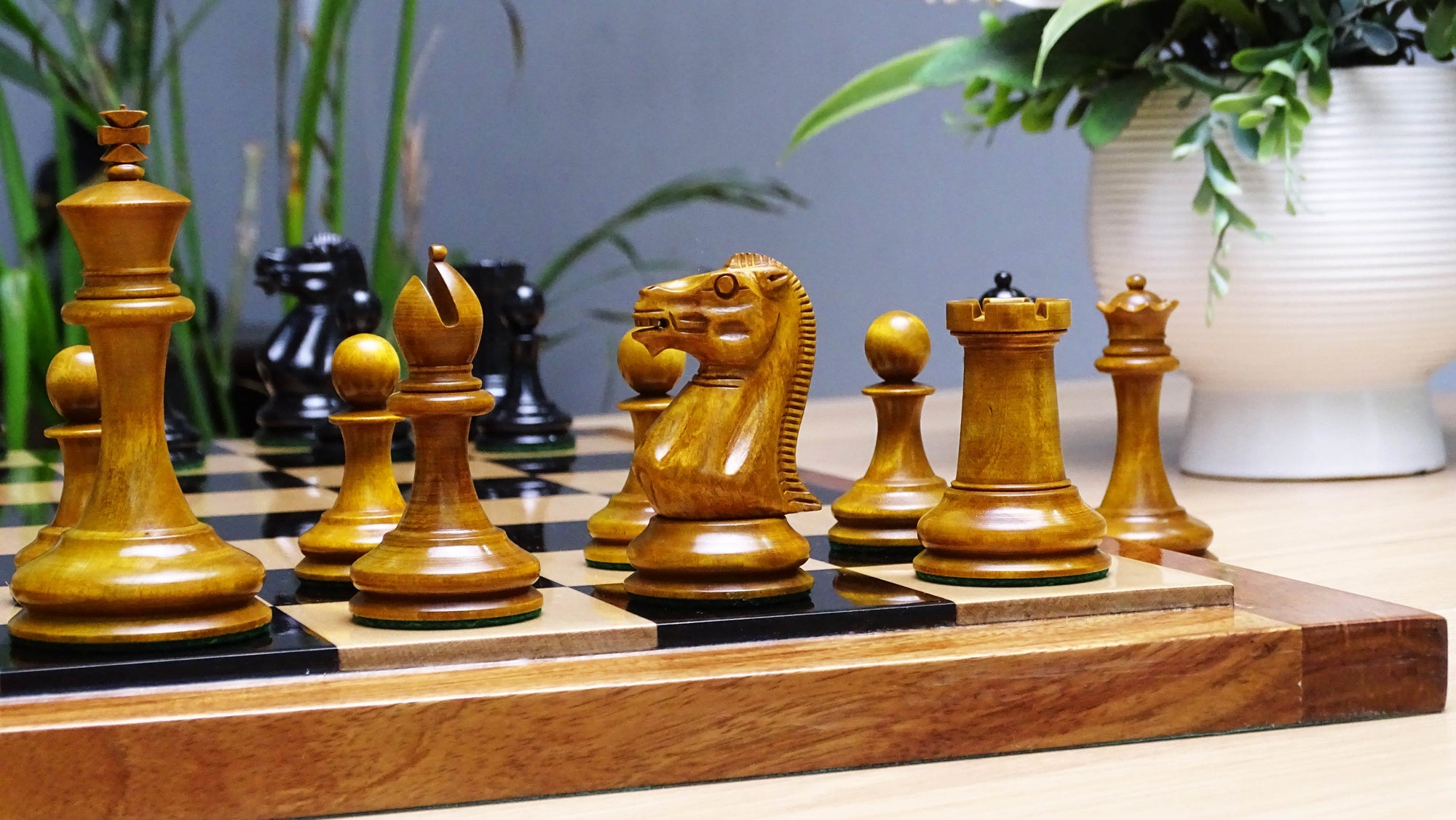 The 1849 Cooke Type 2 Jaques Staunton Weighted 3.5 inch King Chess Pieces in Ebony wood and Vintage Antique Boxwood - 1100 Grams Weight