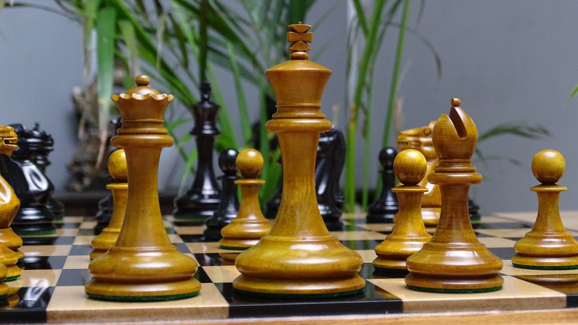 The 1849 Cooke Type 2 Jaques Staunton Weighted 3.5 inch King Chess Pieces in Ebony wood and Vintage Antique Boxwood - 1100 Grams Weight