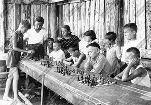 Circa 1930s "Leningrad Schoolboy" 4.2 inch King Soviet Chess Pieces in Ebonized & Boxwood - 1530 grams