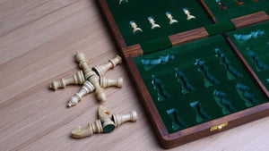 small magnetic travel chess set