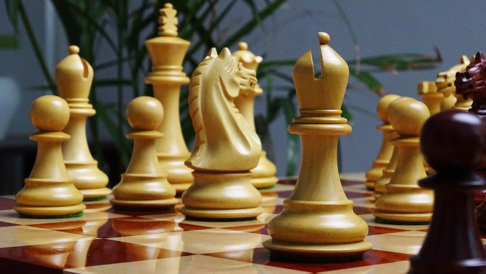 wooden staunton chess pieces